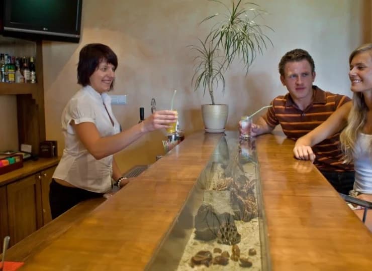 Ofertę uzupełnia drink bar ze słynnymi podhalańskimi herbatami rozgrzewającymi
