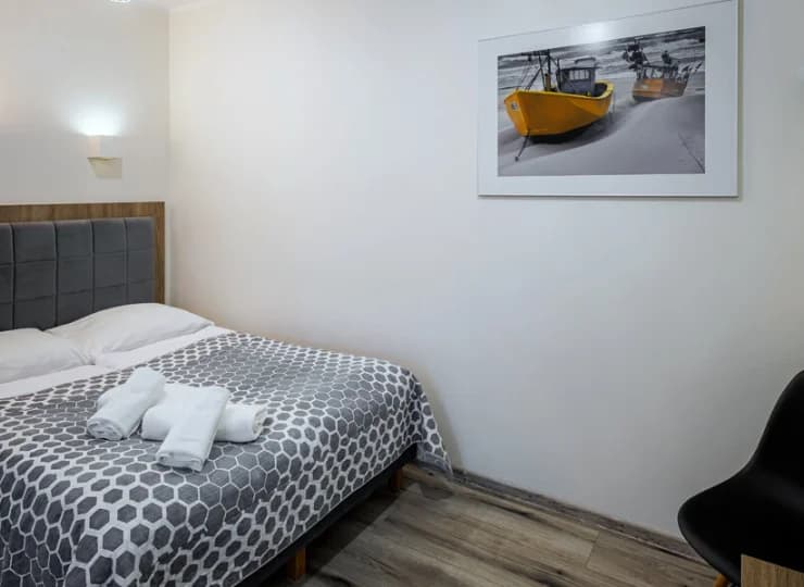 Część sypialna w Apartamencie Classic mieści się za przepierzeniem