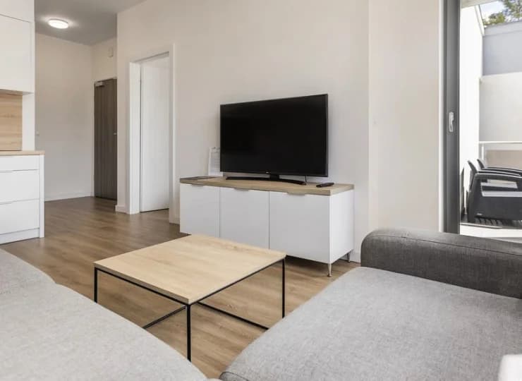 Dla gości przygotowano komfortowe i przestronne apartamenty