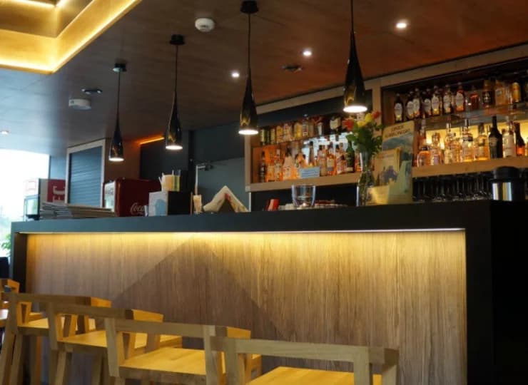 Uzupełnieniem oferty gastronomicznej jest bogaty wybór drinków i koktajli