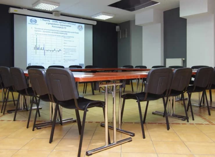 W hotelu znajduje się również sala konferencyjna