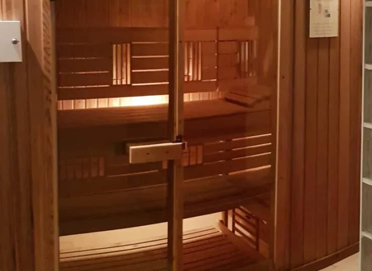 Jest także multisauna z funkcją sauny suchej, fińskiej-mokrej bądź infrared