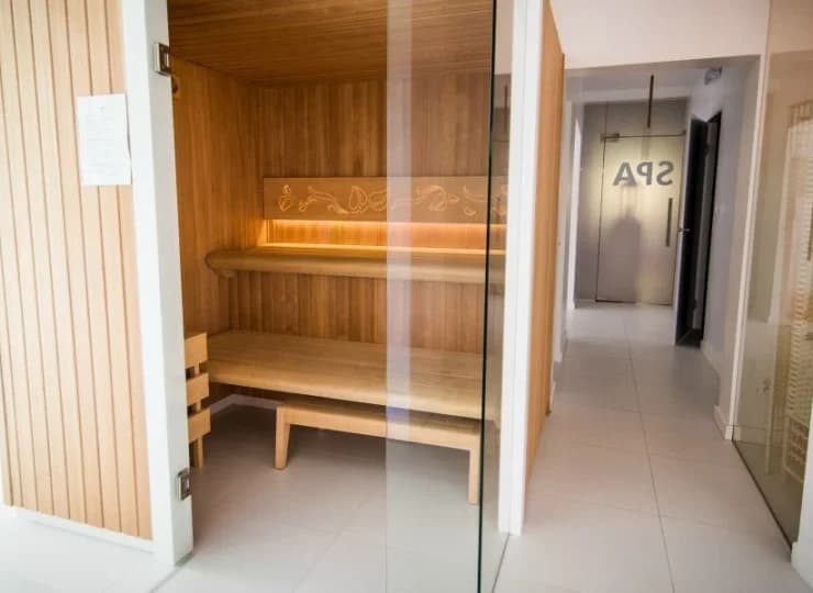 Oprócz tego znajduje się tutaj nowoczesna sauna sucha
