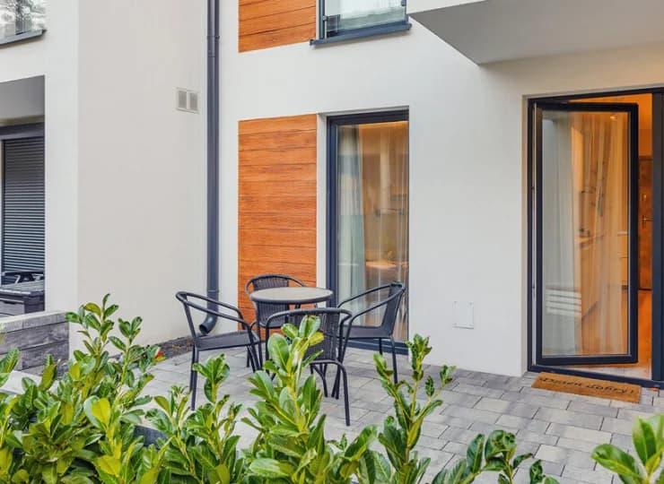 Apartamenty położone na parterze mają do dyspozycji tarasy