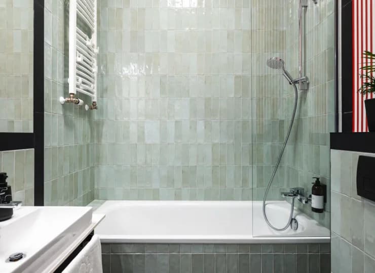W łazience Deluxe Suite jest wanna