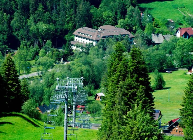 Hotel Vestina jest zlokalizowany w malowniczej i pełnej atrakcji Wiśle