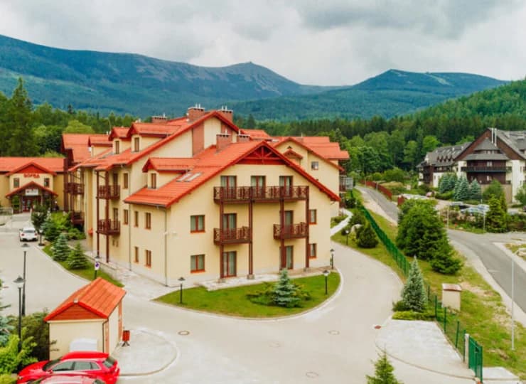 Kompleks Sun & Snow Karpacz Sofra jest malowniczo zlokalizowany