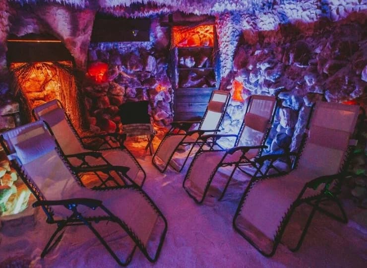 W strefie wellness oprócz basenu jest też jaskinia solna