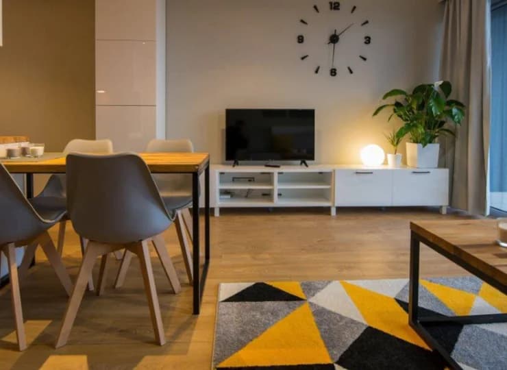 W każdym apartamencie jest część dzienna z TV i rozkładaną kanapą