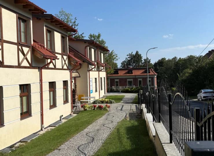 Petite Charlotta to kameralny obiekt