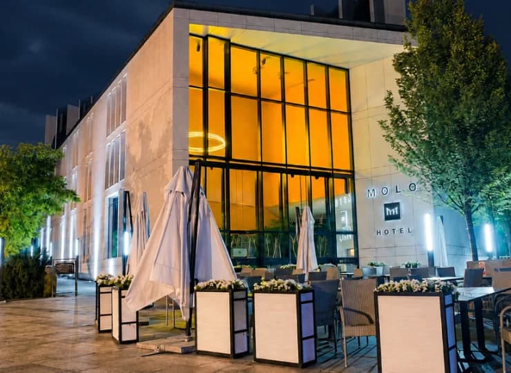 Hotel Molo jest położony w budynku galerii Sopot Centrum