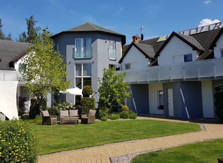 Część apartamentów ma bezpośrednie wyjście na wewnętrzny ogród