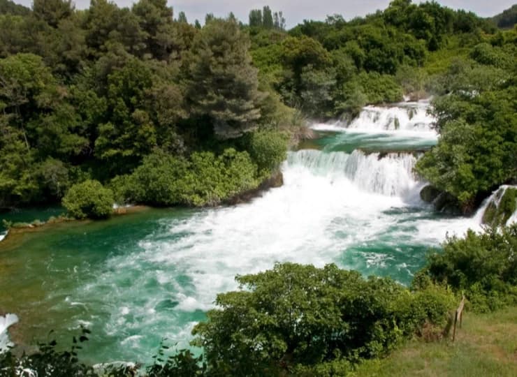 Będąc w Dalmacji, warto odwiedzić Park Narodowy rzeki Krka