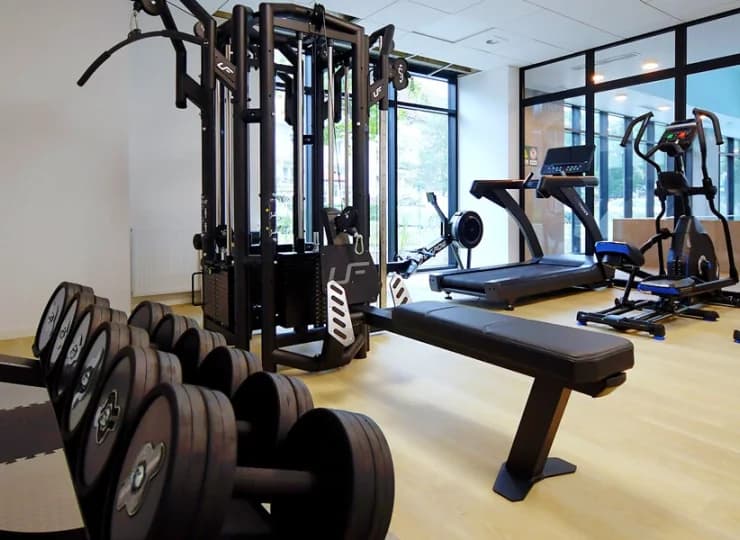 W wewnętrznej strefie fitness mieści się także dobrze wyposażona siłownia