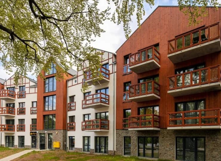 Apartamenty mieszczą się w nowoczesnym budynku u stóp Gór Izerskich