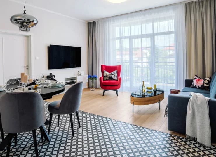 Na gości czekają komfortowe i kompleksowo wyposażone apartamenty