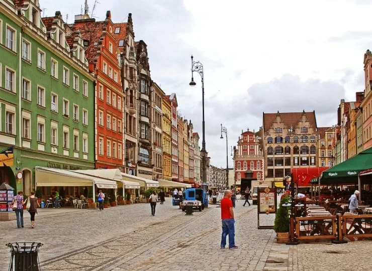 Atrakcje okolicy: wrocławski Rynek oddalony jest zaledwie o kilometr