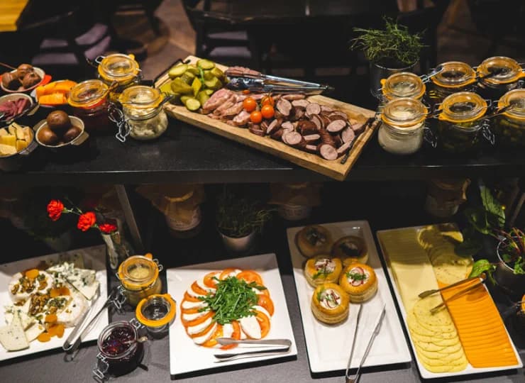 Restauracja "Zielonym Do Góry" oferuje pyszną i zdrową kuchnię