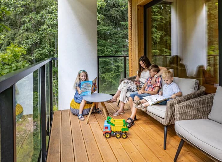Każdy apartament oferuje wypoczynek blisko przyrody, z dala od zgiełku