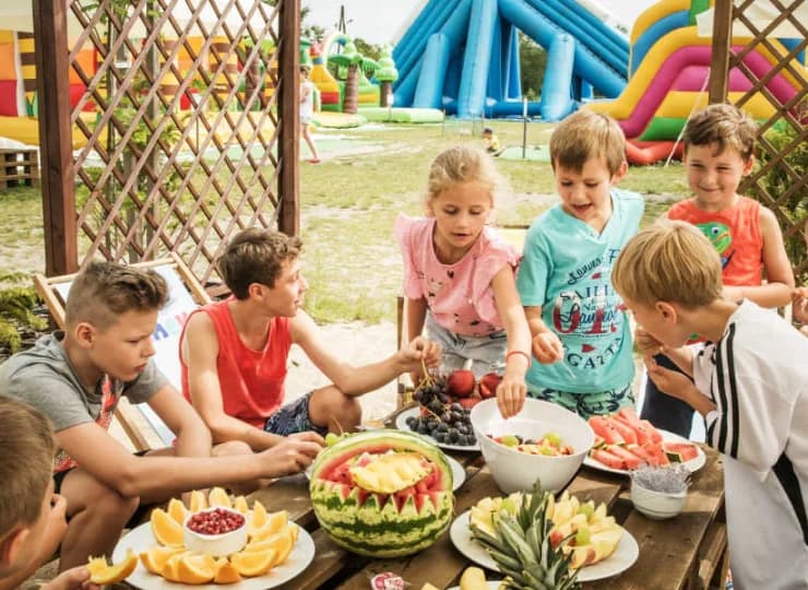 W sezonie są organizowane animacje dla dzieci