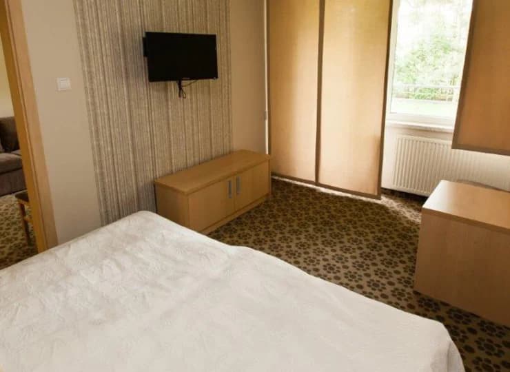 W pokojach typu studio mogą mieszkać 3 a nawet 4 osoby (jest rozkładana sofa)