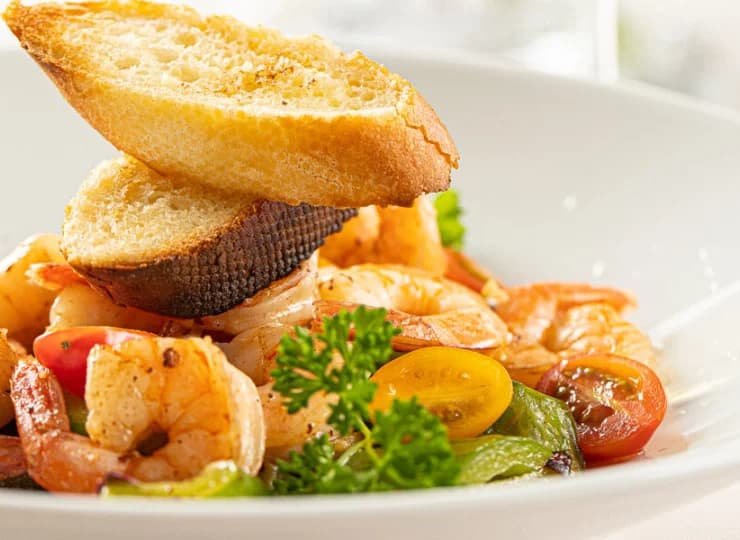 Autorskie menu a la carte zawiera dania kuchni polskiej i europejskiej