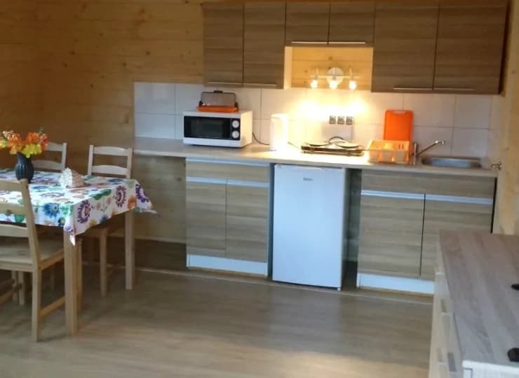 Na wyposażeniu jest: TV, telewizja cyfrowa, WiFi, meble ogrodowych i grill