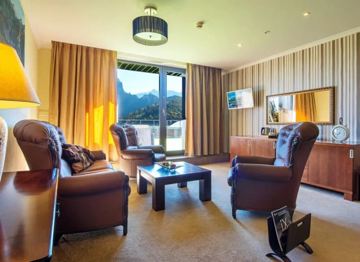 Apartament deluxe ma aż 2 osobne sypialnie i salon
