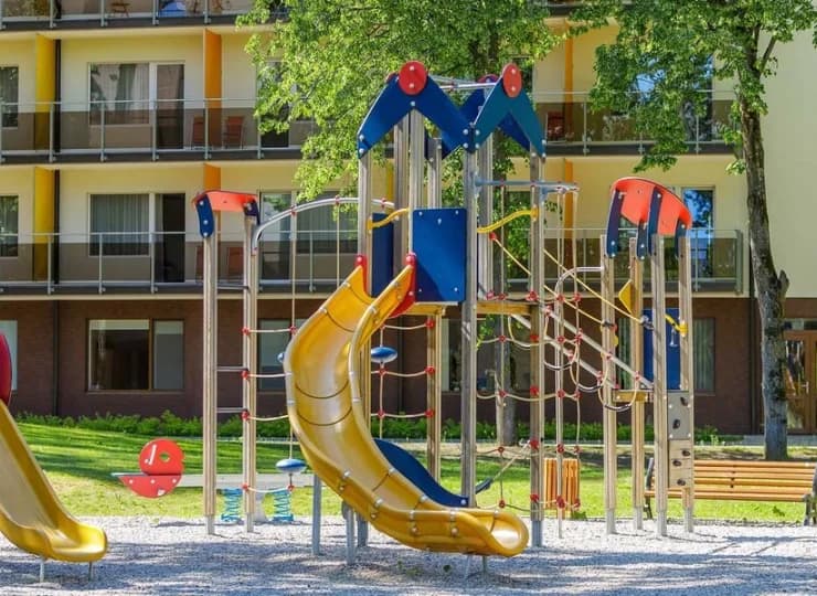 Przygotowano również zewnętrzny plac zabaw dla dzieci