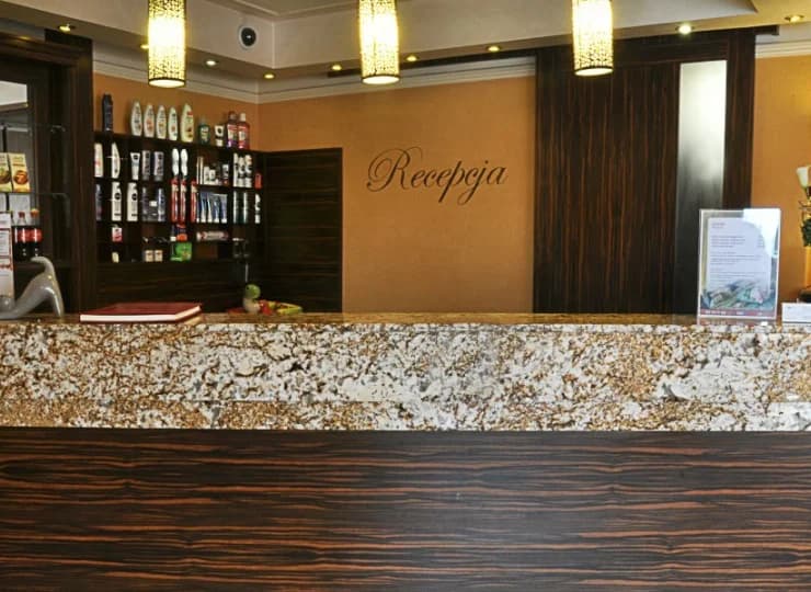 Recepcja jest do dyspozycji gości przez całą dobę