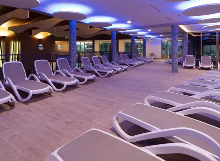 Strefa basenowa dostępna jest tylko dla gości hotelowych