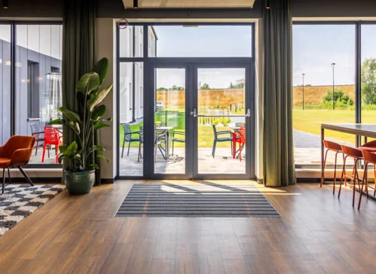 Hotelowe wnętrza zaprojektowano ze smakiem
