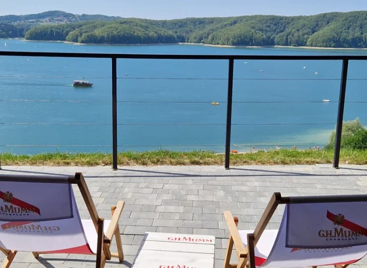 To doskonałe miejsce na relaks z widokiem na Jezioro Solińskie