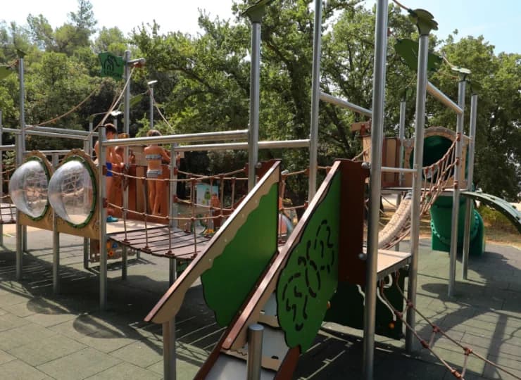 Można spędzić czas w Adventure park