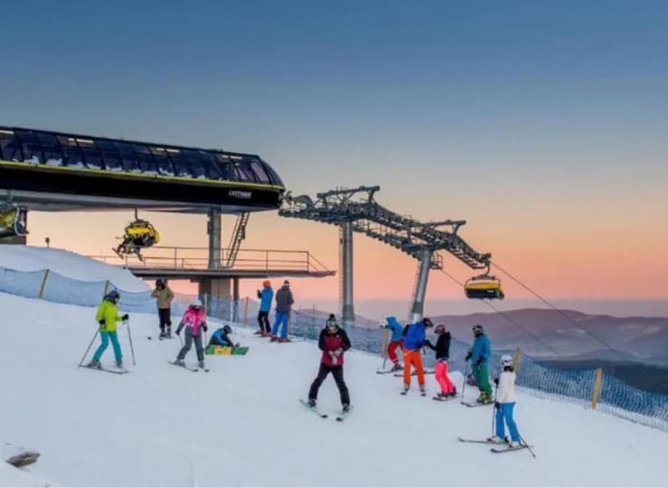 Czarna Góra Resort słynie z nowoczesnej kolejki Luxtorpeda