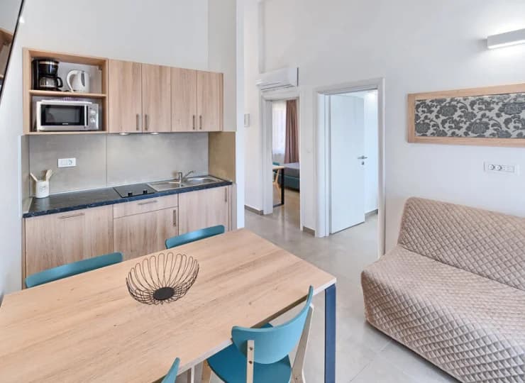 Apartament superior B ma dwie odrębne sypialnie, pomieści 4 dorosłych