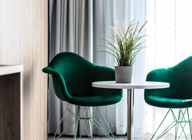 Pokoje Superior są dodatkowo klimatyzowane oraz posiadają balkon