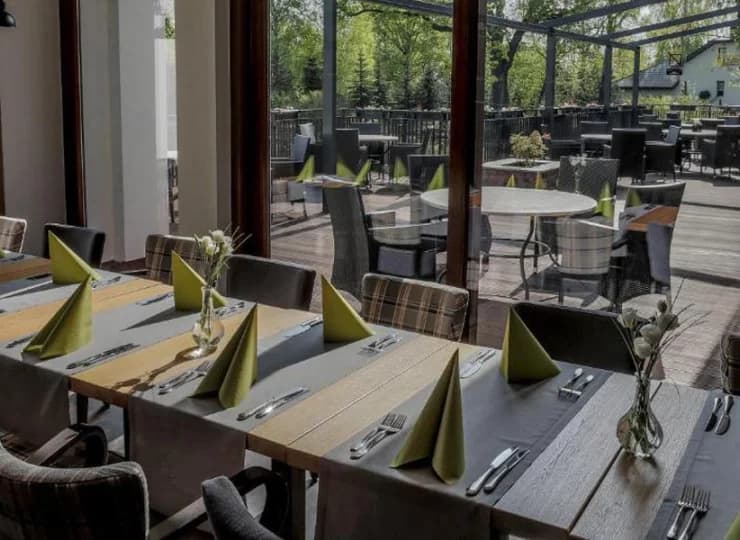 Goście mogą korzystać także z letniego tarasu restauracji