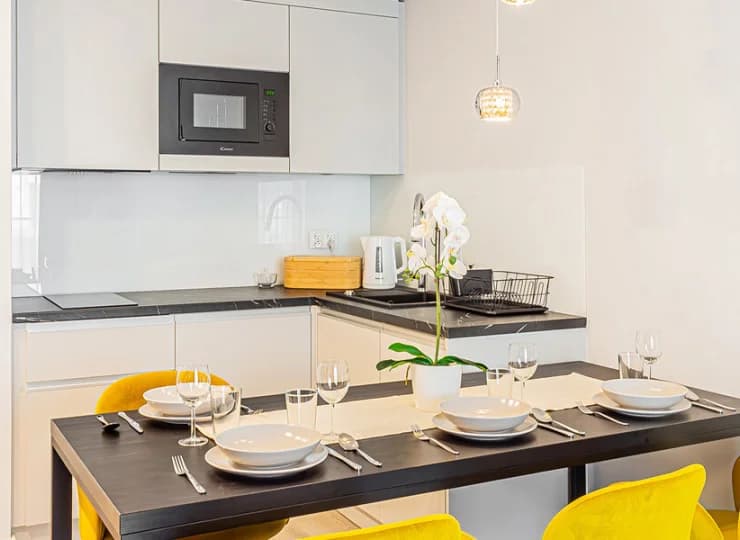 Każdy apartament posiada w pełni wyposażony aneks kuchenny