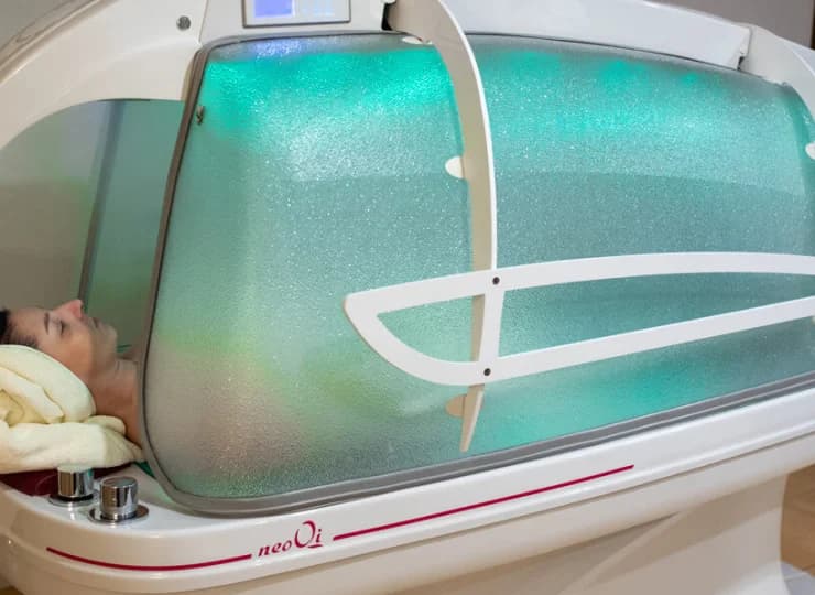 Znajduje się tutaj m.in. kapsuła spa o dobroczynnym działaniu