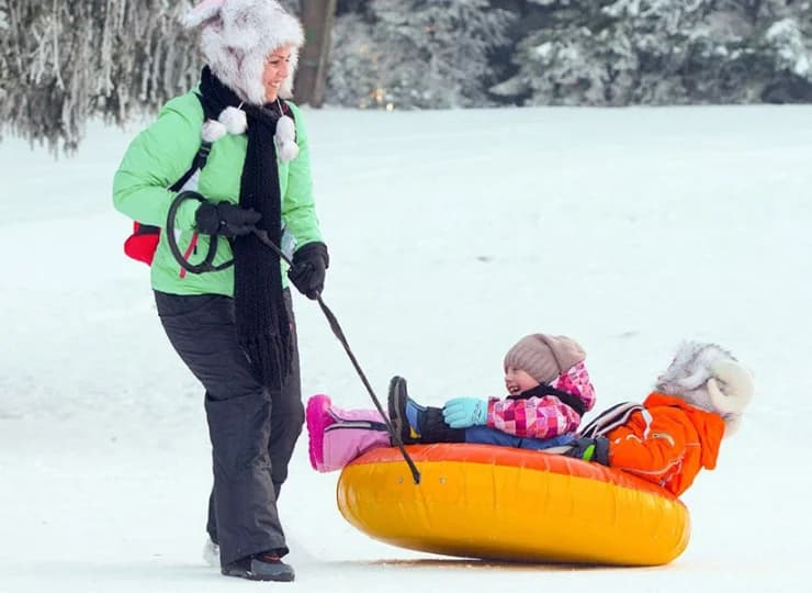 Snowtubing cieszy całą rodzinę