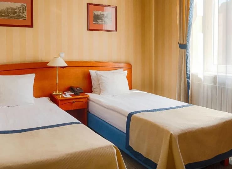 Ponadto, w każdym pokoju znajduje się zestaw do parzenia kawy i herbaty
