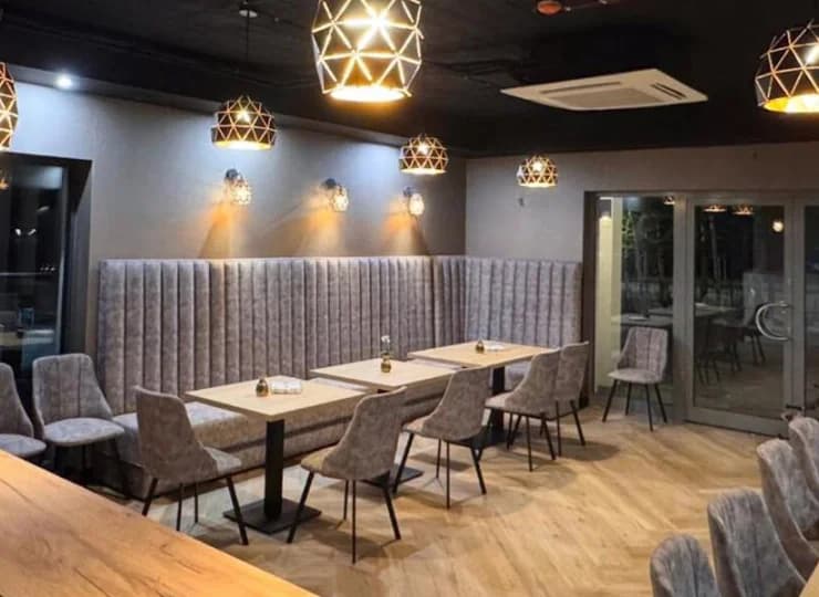 Restaurację wyróżniają nowoczesne wnętrza