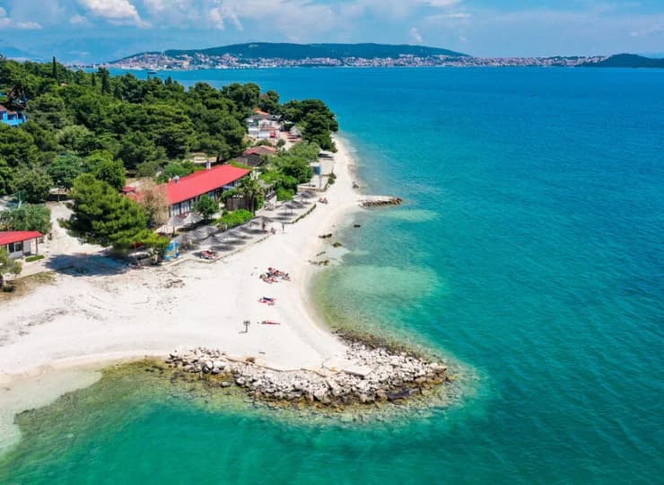 Obiekt znajduje się tuż przy plaży