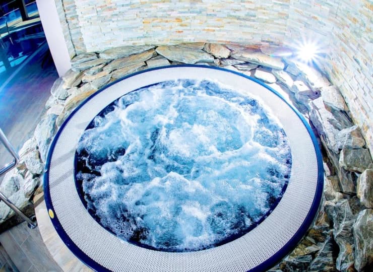 Zrelaksować można się w jacuzzi