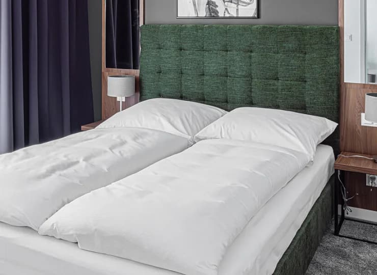 2-pokojowy apartament standard dysponuje oddzielną 2-osobową sypialnią