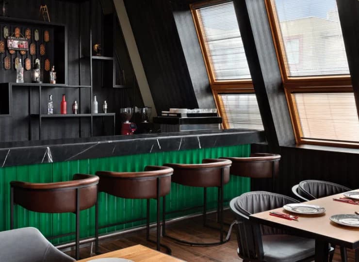 Hotel oferuje przestronny salonik i bar z zachwycającym widokiem na Budapeszt