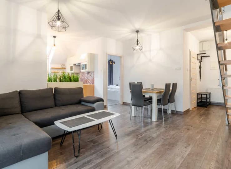 Goście mają możliwość zakwaterowania w apartamentach 4-osobowych