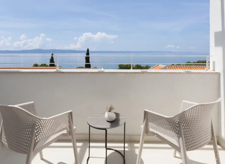 Balkon pokoju standard z widokiem na morze