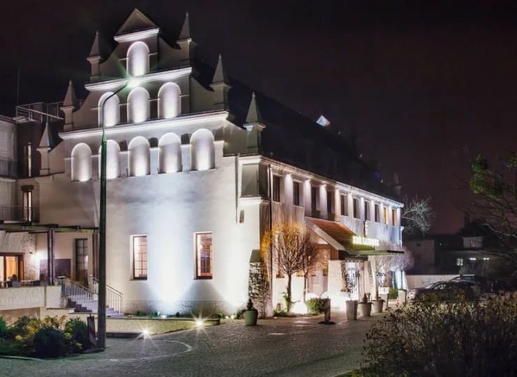 Od Kazimierskiego Rynku dzieli hotel 15-minutowy spacer